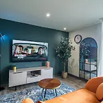 Sheffield City Escape - Modern Apartment